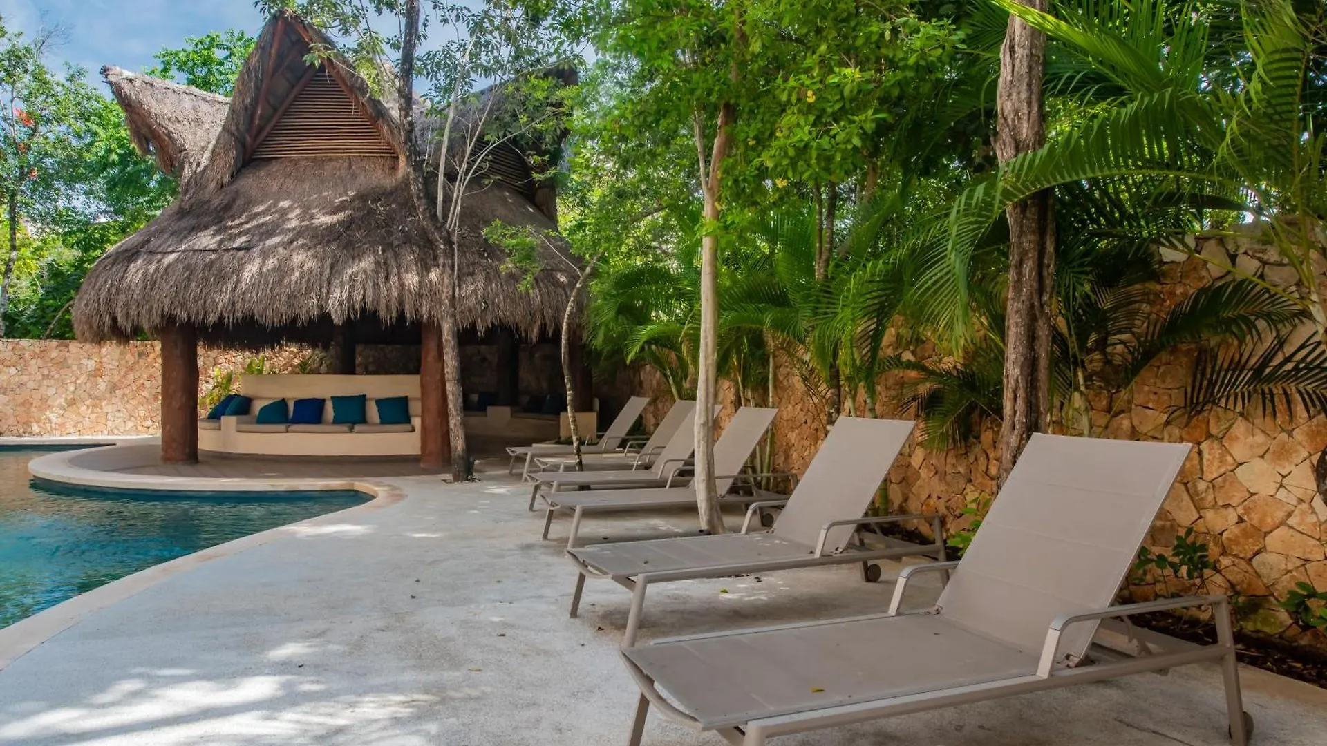 Luxury Aldea Zama 2Bed - 2Bat Apartment Private Terrace & Swim Up Tulum Mexico